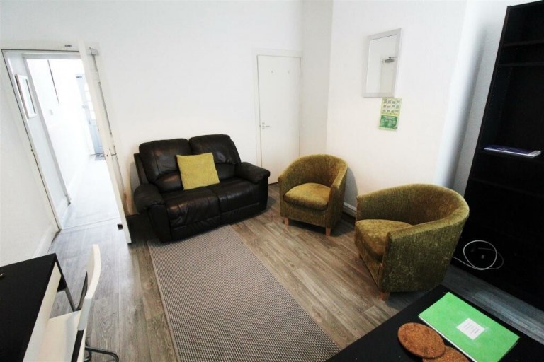 View Full Details for 4 Bedroom HMO near Coventry Uni